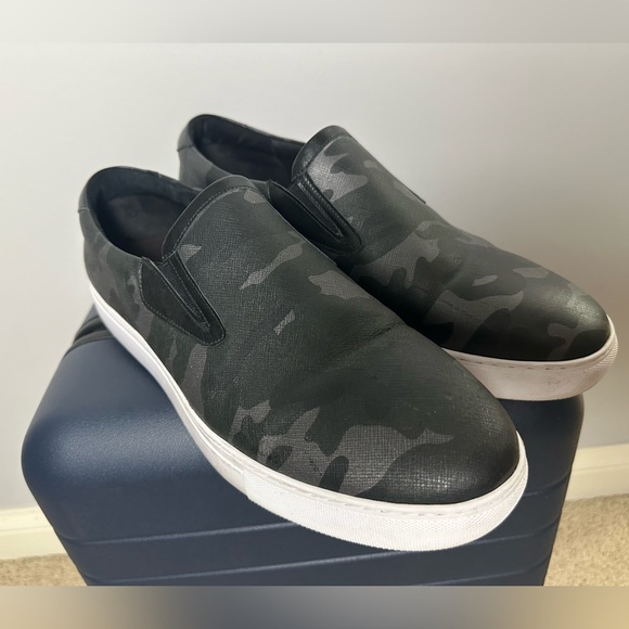 Robert Graham camo slip ons - Picture 3 of 8
